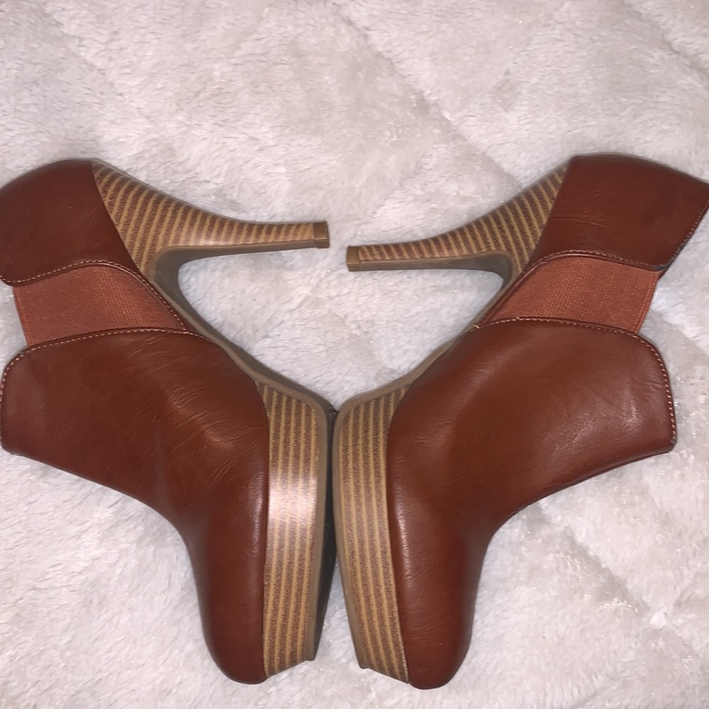 Kenneth Cole Booties - Picture 3 of 11